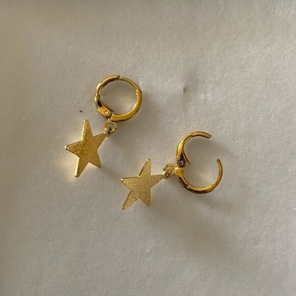 Golden Star Earrings - Picture 5 of 6
